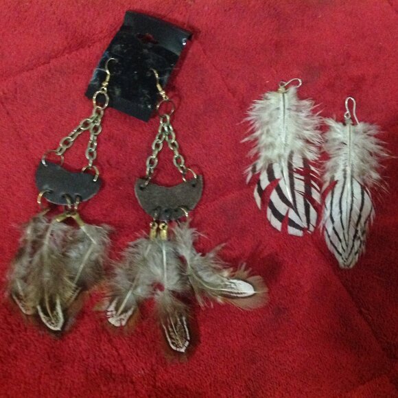 2 Pair of Vintage Real Feather Pierced Earrings - Picture 1 of 5